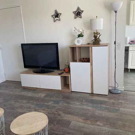 Grand Studio Centre-Ville Avec Ascenseur Calais Extérieur photo